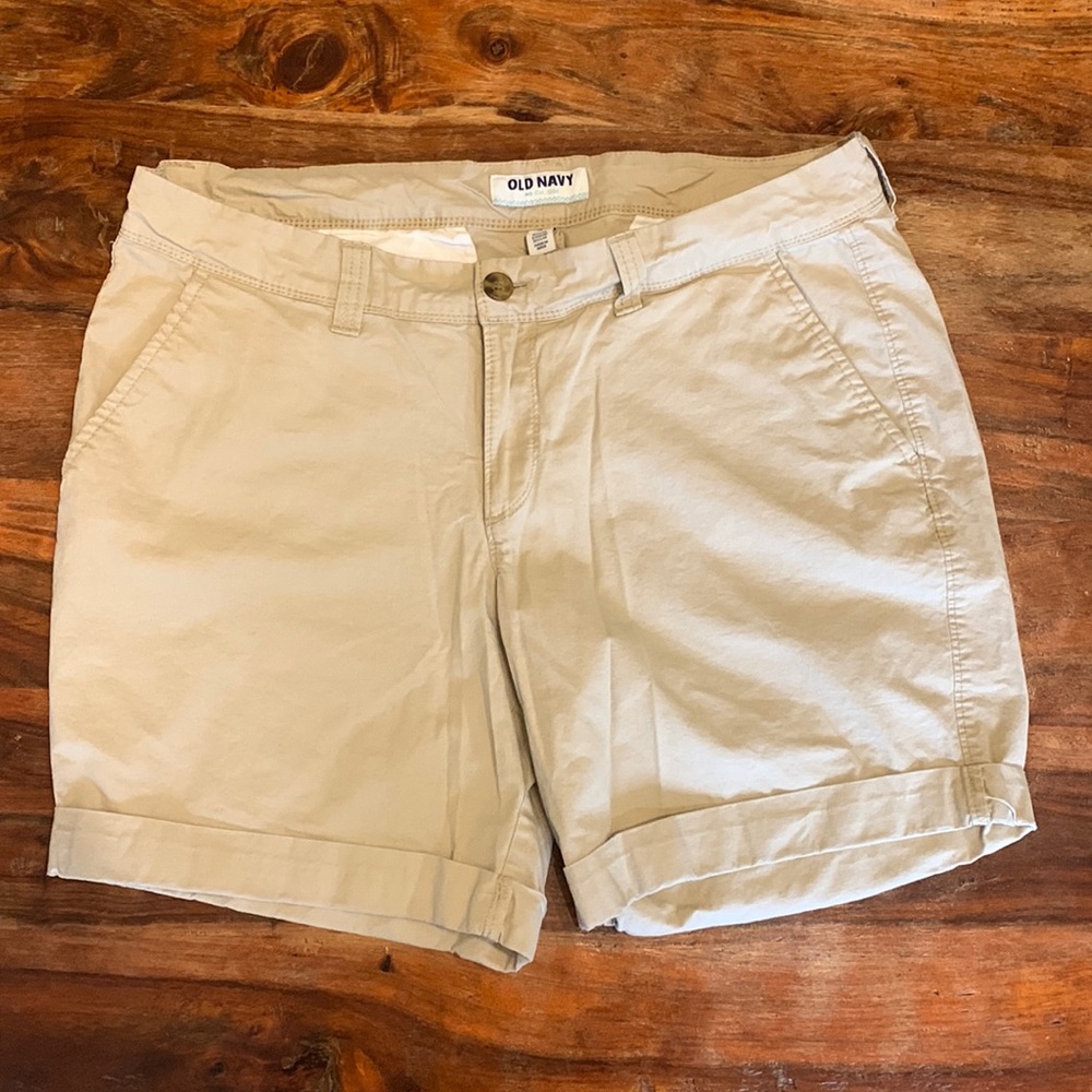 Old navy size 12 regular Bermuda shorts